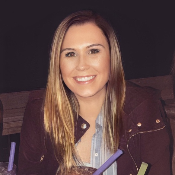 Meet your Posher, Danielle - Picture 1 of 1